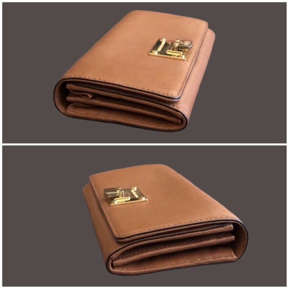 Michael Kors Accordion Wallet - Picture 4 of 11